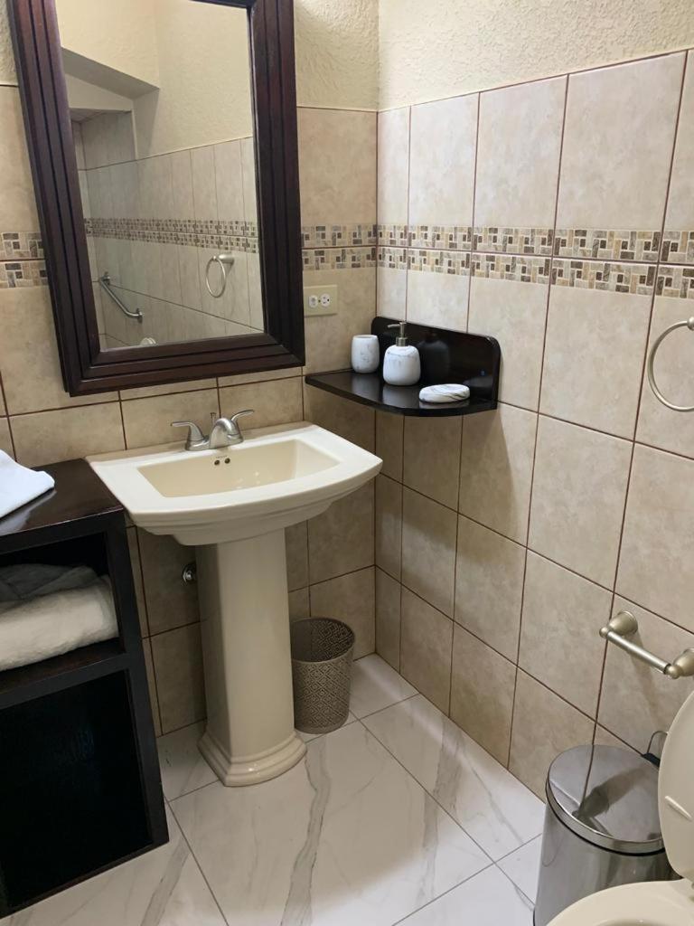 One South Place Hotel Belize City Exterior photo