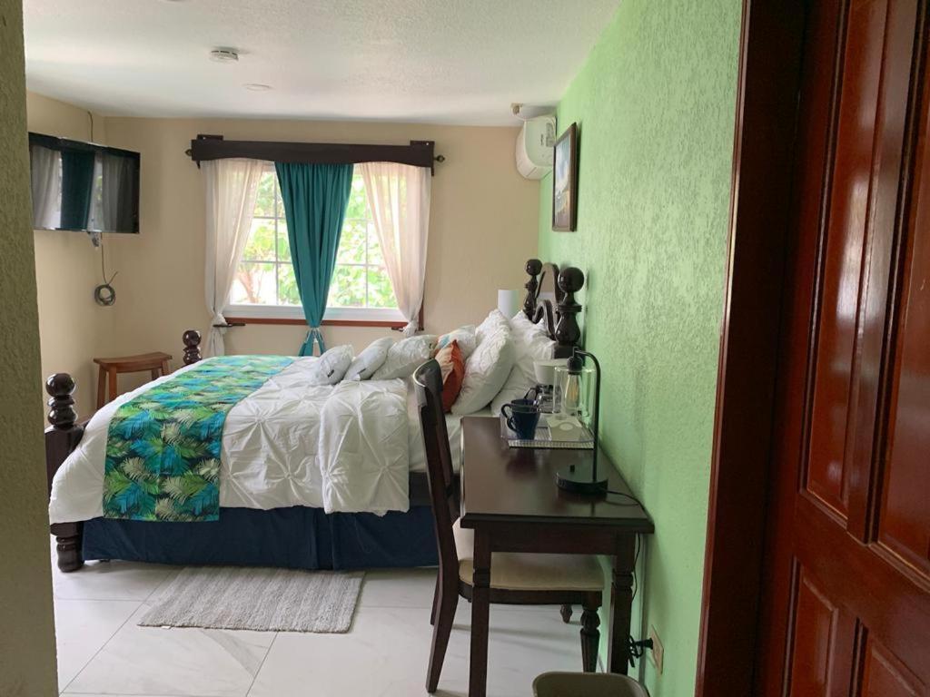One South Place Hotel Belize City Exterior photo