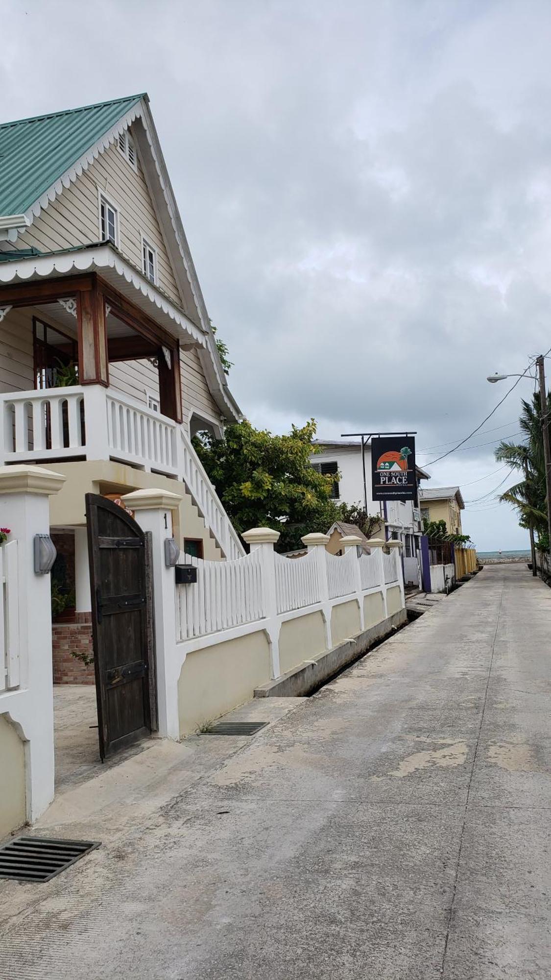 One South Place Hotel Belize City Exterior photo